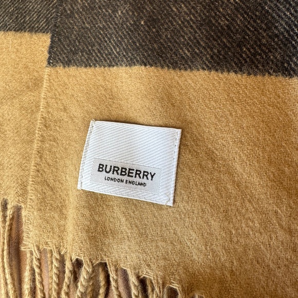 NWOT 100% CASHMERE 200 X 50 cm  SCARF/THROW - Picture 7 of 7